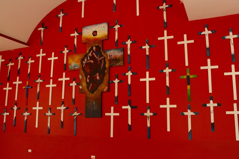 72 crosses commemorating the murdered migrants after which 'La 72' is named. 'La 72: Hogar – Refugio Para Personas Migrantes.' Tenosique, Tabasco, México. Photo by Rachel Russell.
